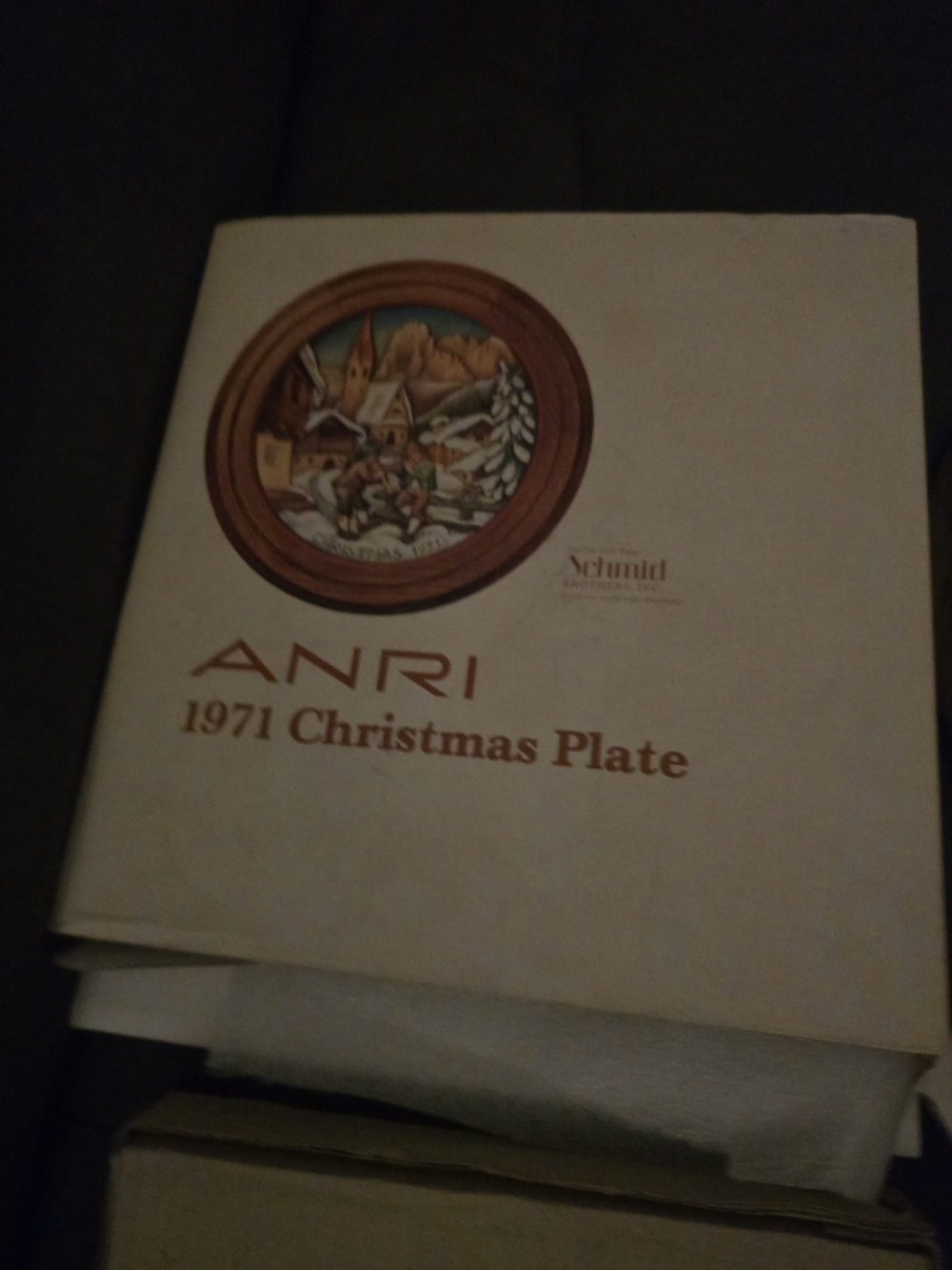 ANRI 1971 Christmas Plate Decorative Box in Cream and Brown